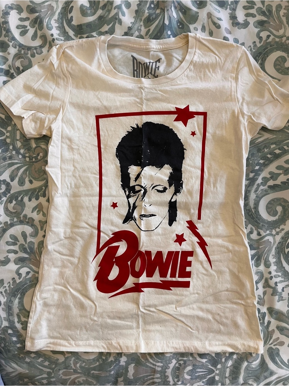👚2/$20👚 100% Cotton Bowie Graphic Tee